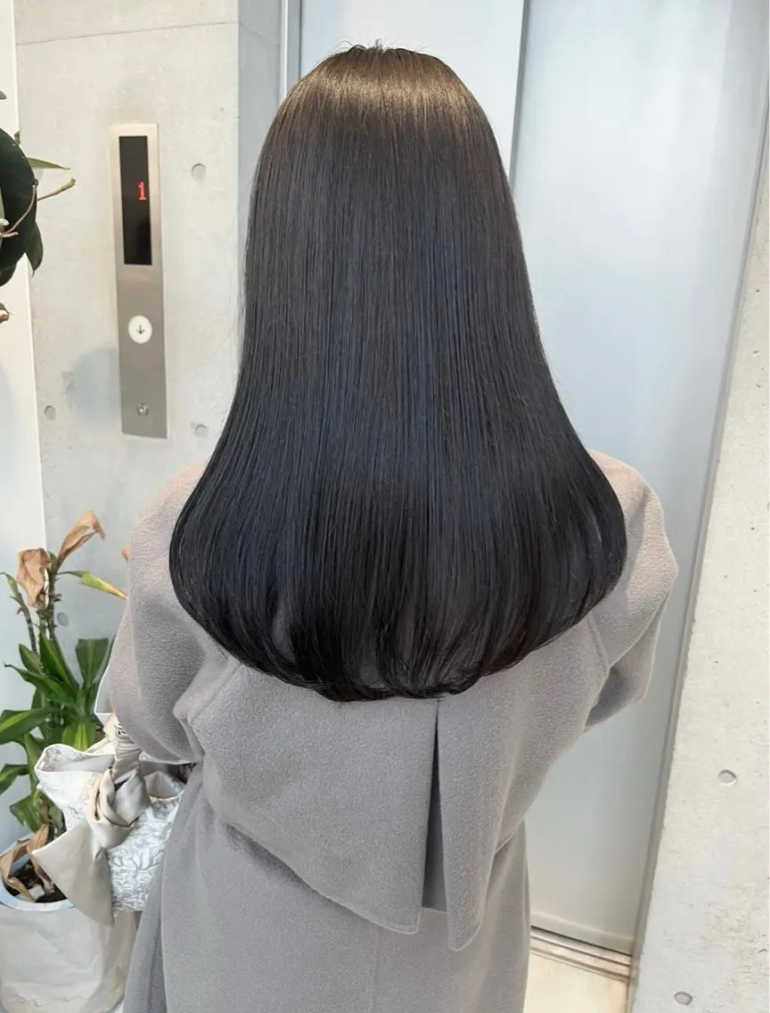 ロング カラー パーマ ヘアアレンジ ヘアカラー トリートメント 透明感/オリーブ/ グレージュ/YUKAのヘアスタイル