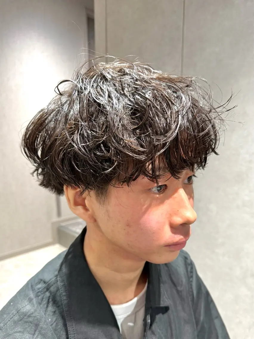 ショート パーマ メンズ メンズパーマ メンズツイストパーマ ツイストパーマ メンズパーマ職人 パーマ🔥ritaのヘアスタイル