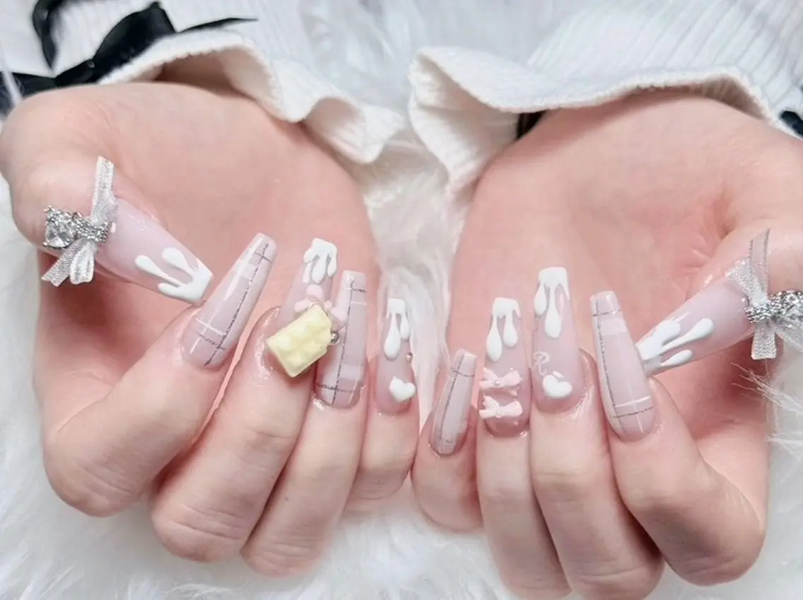 ネイル 長さ出し グラデーション 卒業式 キラキラネイル マグネットネイル Belle Nail Salonのネイルデザイン