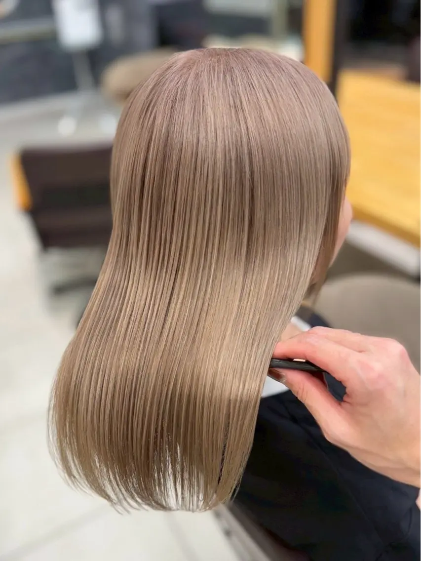ミディアム カラー ベージュカラー ブリーチ 透明感カラー ハイトーンカラー ミルクティーベージュ ヘアカラー 🤎柔らかモテカラー 🌟佐藤壮也🌟のヘアスタイル