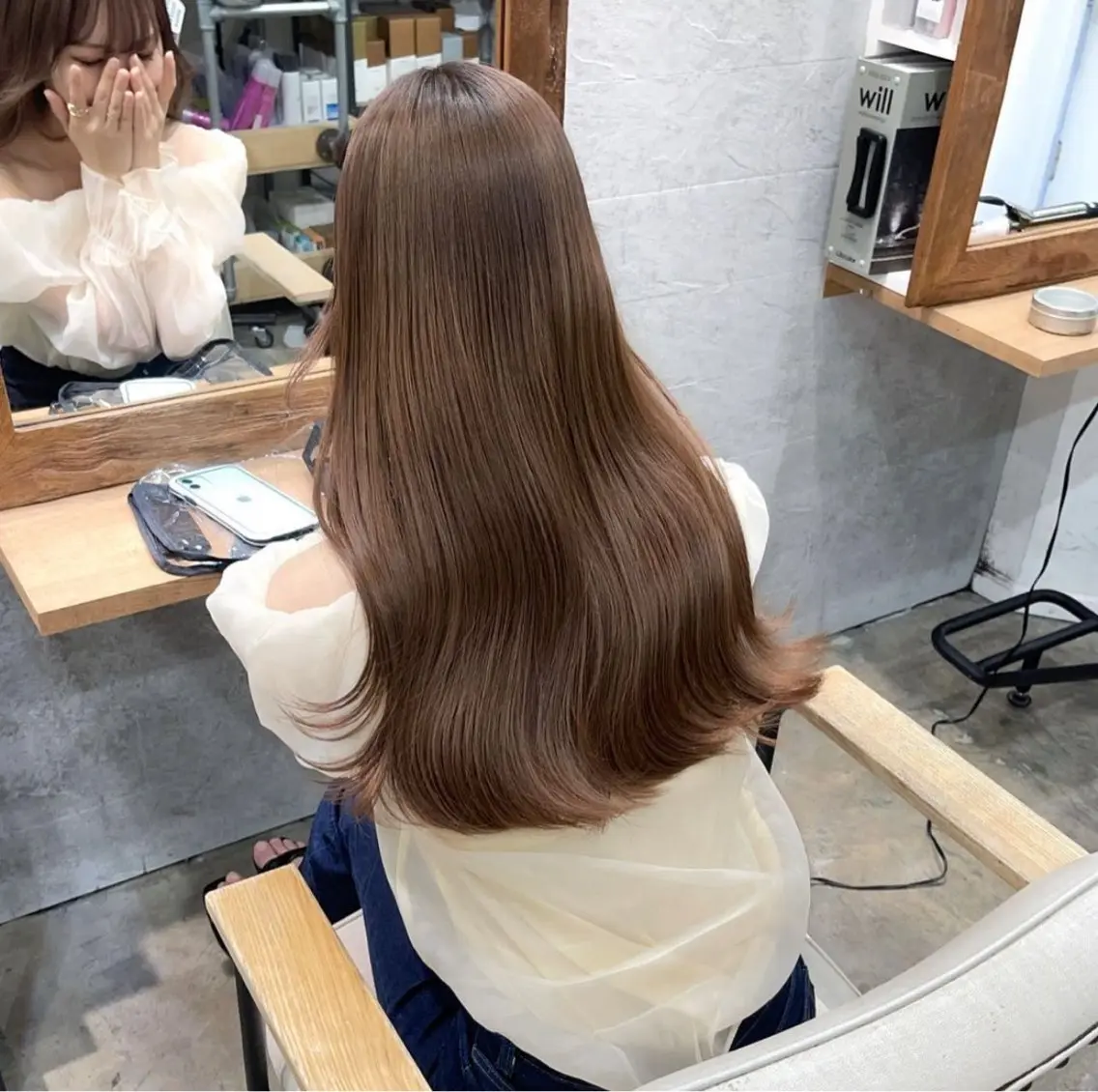 ロング タマシロカリン 艶カラー/レイヤーのヘアスタイル