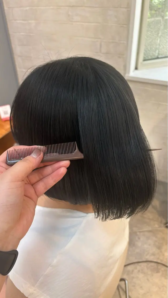 ミディアム 折野 来菜のヘアスタイル