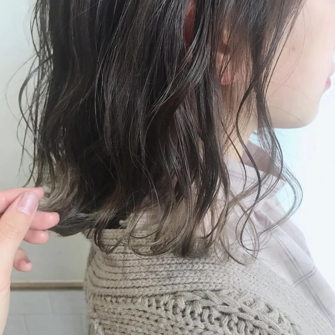 ミディアム 切りっぱなしボブ ボブ ブリーチなしカラー/ 顔周りレイヤーカットのヘアスタイル