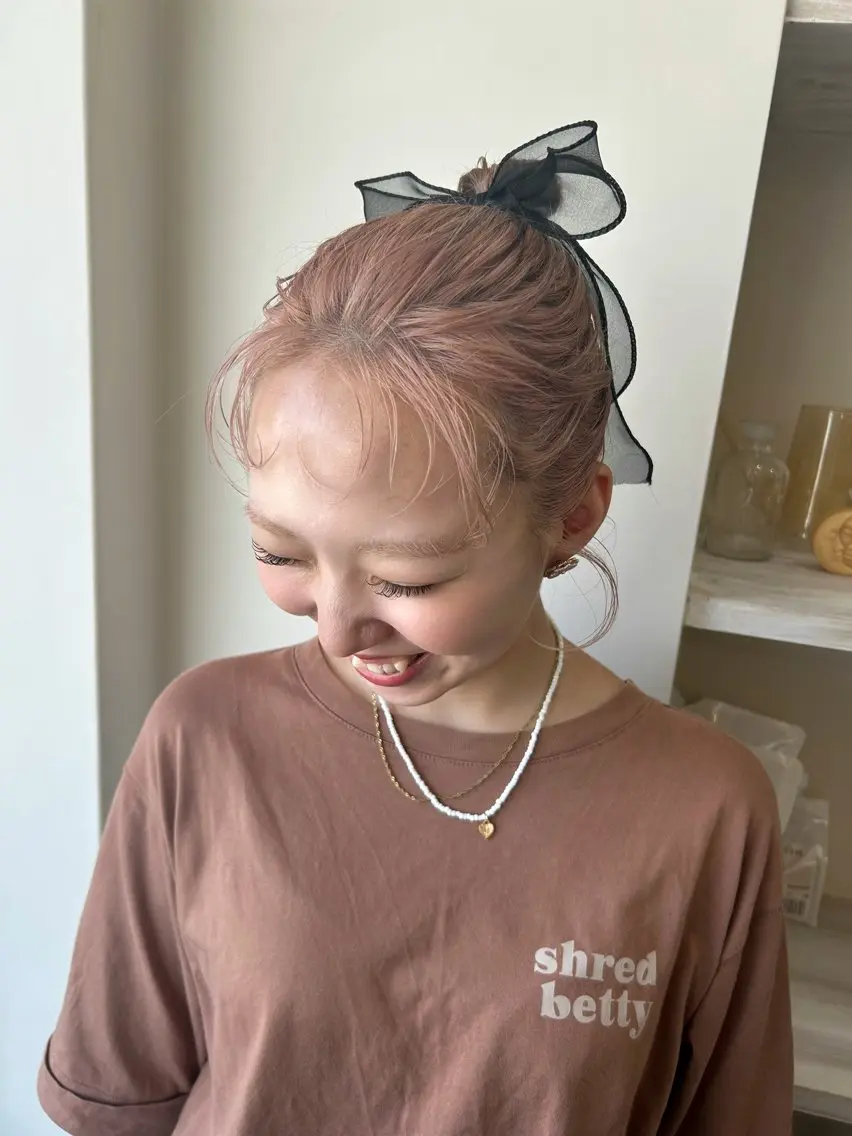 ミディアム カラー ベージュカラー ブリーチ ピンクカラー ピンクベージュ ヘアセット 透明感カラー🤍 韓国ヘア.nanoのヘアスタイル