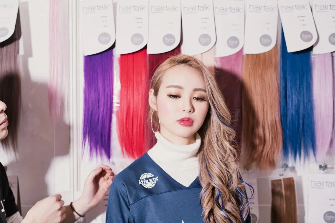 【自然に周りにバレないように馴染ませたい方へ】hairtalkエクステ30本+馴染ませカットの写真