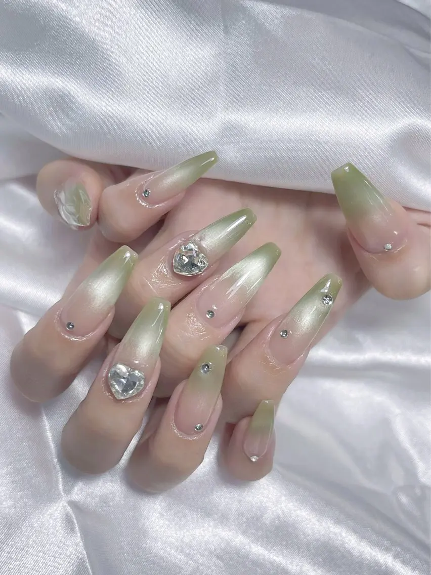 ネイル LEELA NAIL STUDIOのネイルデザイン