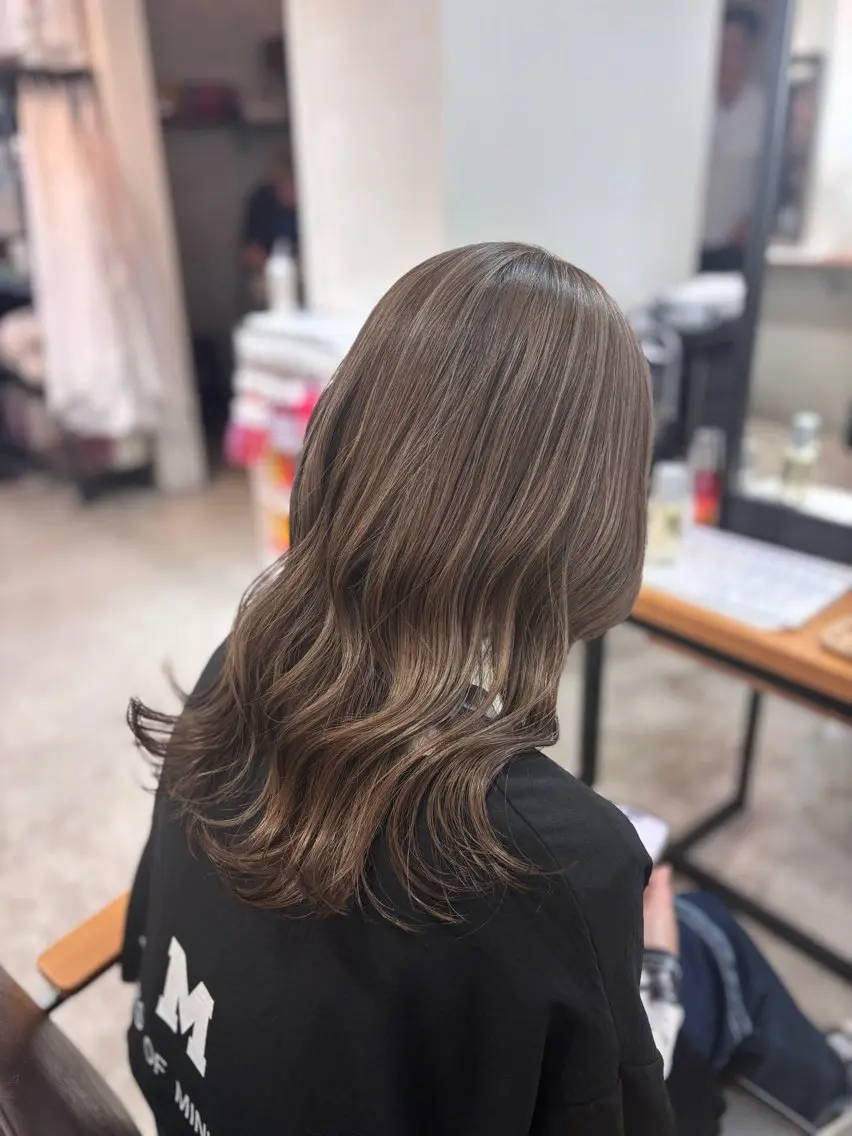 ミディアム ハイライト カット ヘアカラー rink / 髪質改善✖️レイヤーのヘアスタイル