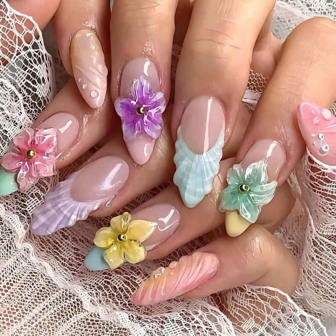 ネイル フラワーネイル フレンチネイル ジェルネイル ガーリー 韓国ネイル ハンドネイル Umee Nailのネイルデザイン