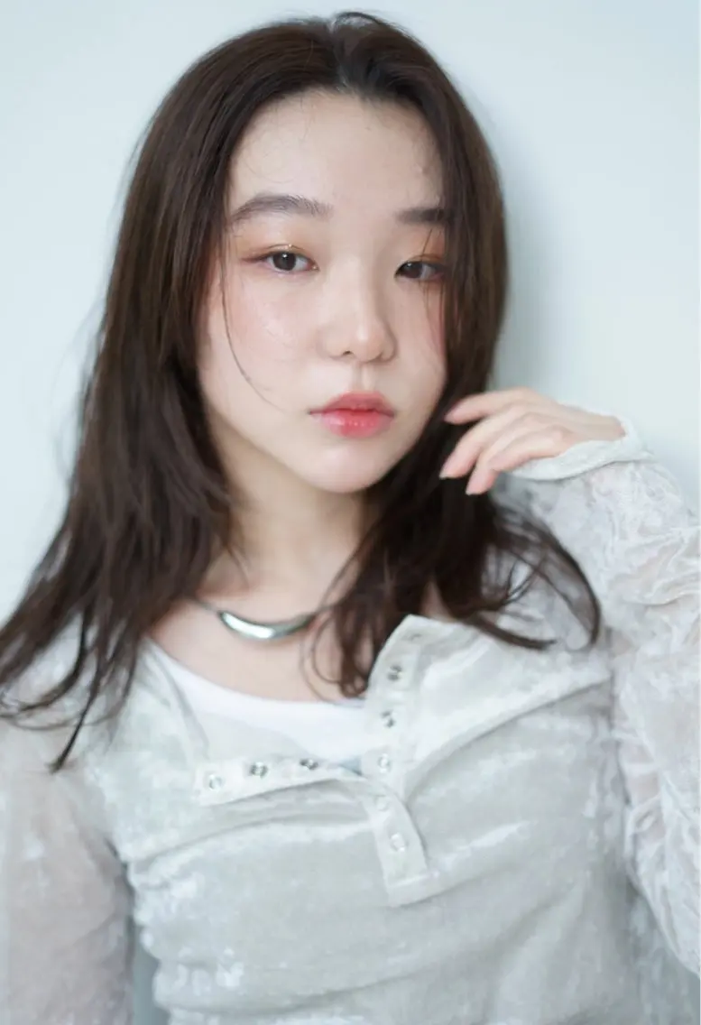 ミディアム カット ヘアカラー トリートメント 酸性ストレート/ブリ ーチなしＷカラー河本のヘアスタイル