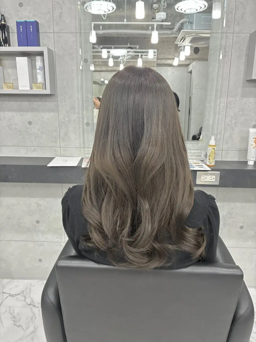 ロング カラー ベージュカラー 透明感カラー オリーブベージュ カット ヘアカラー トリートメント Endearing 🌟銀座のヘアスタイル