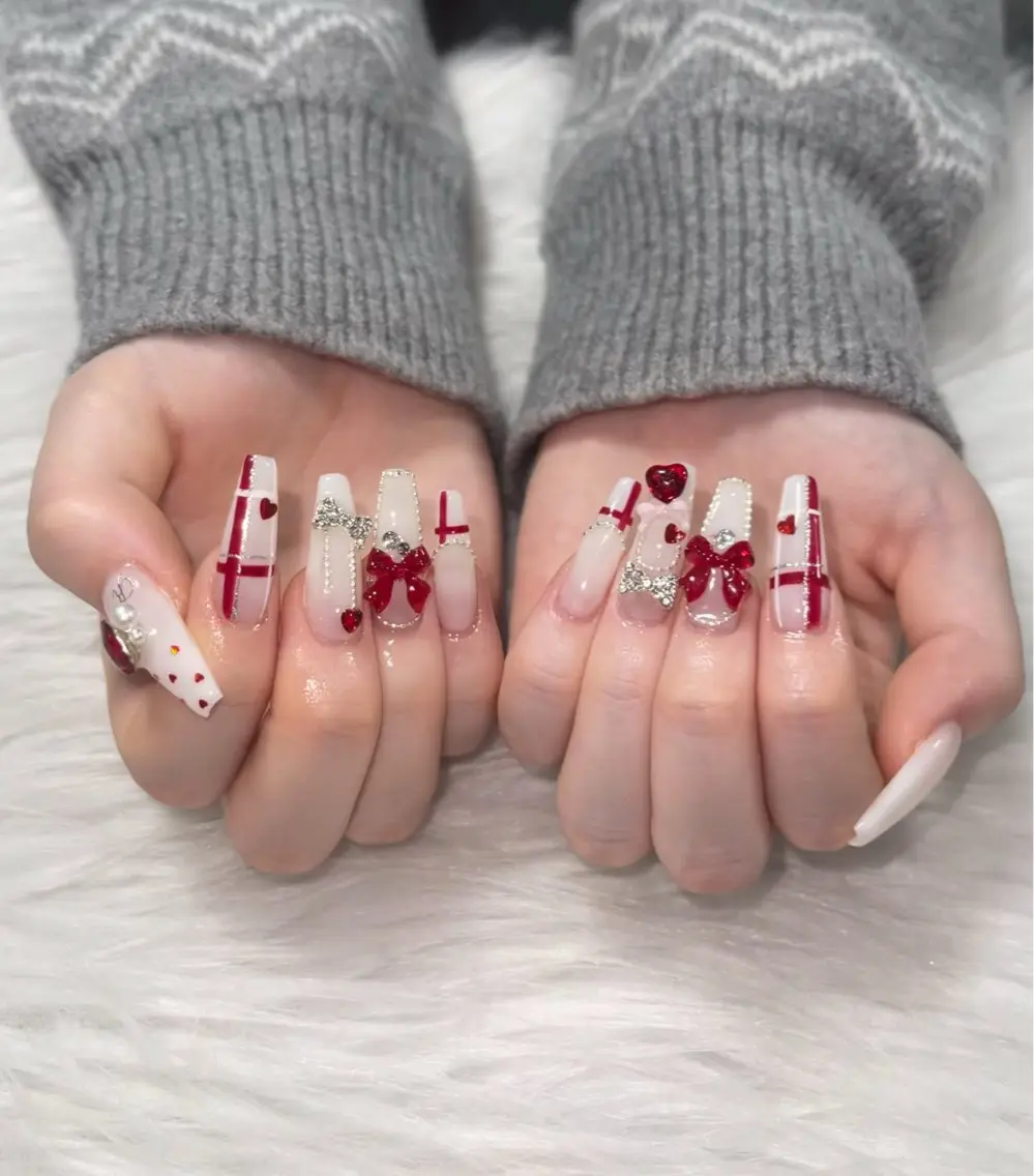 ネイル オーロラネイル クリアネイル フラッシュネイル ジェルネイル グラデーション ハンドネイル ZUZU AMEE NAILのネイルデザイン