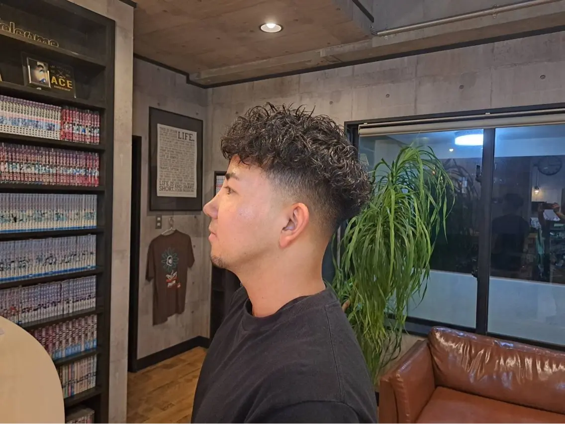 パーマ メンズ スペインカール 山内 舞乃のヘアスタイル