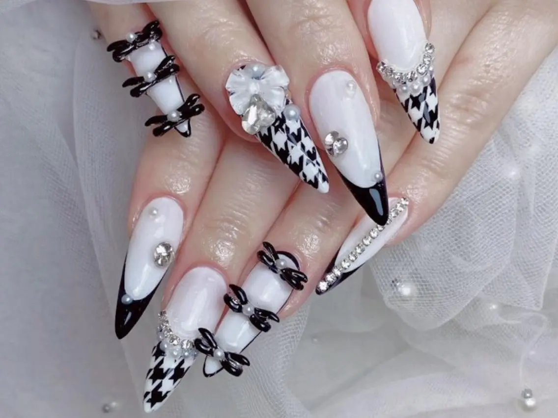 ネイル 持ち込み 🦋y y Nail 🤍のネイルデザイン