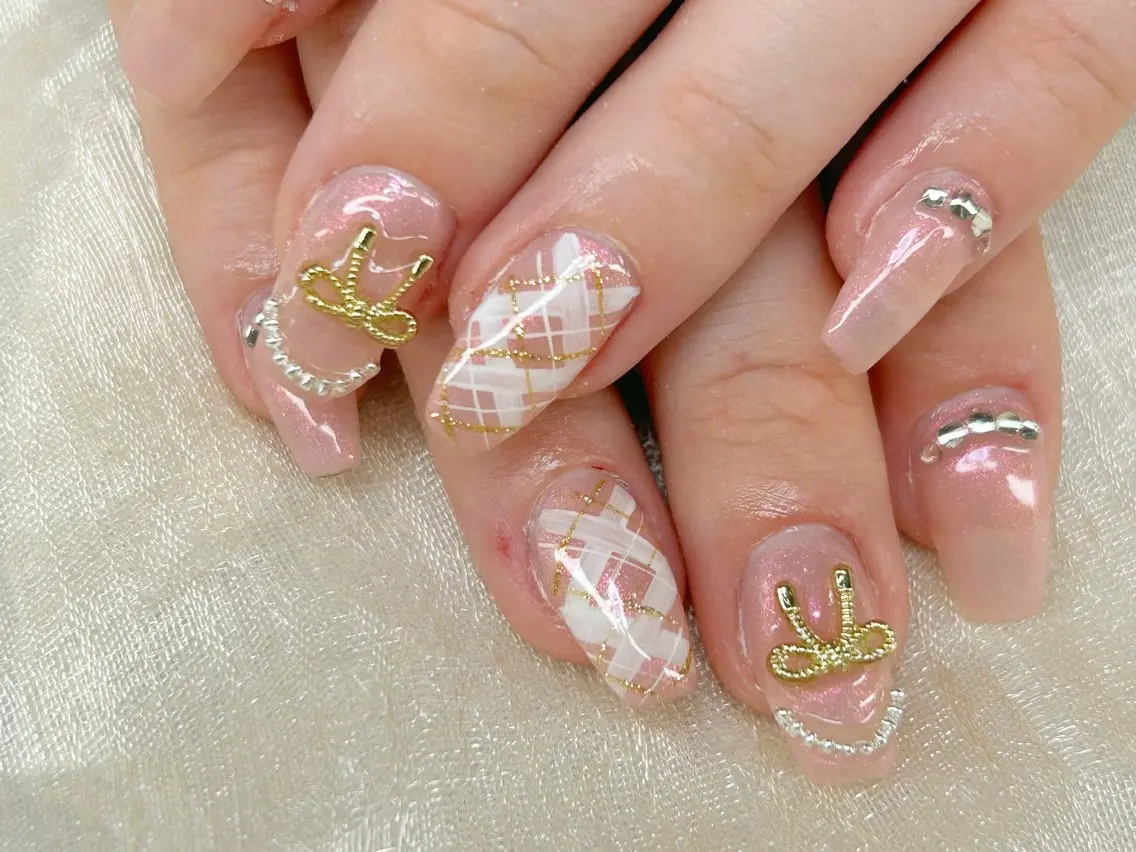 ネイル 成人式 長さ出し フットネイル マグネットネイル 持ち込み ハンドネイル Lino Nailのネイルデザイン