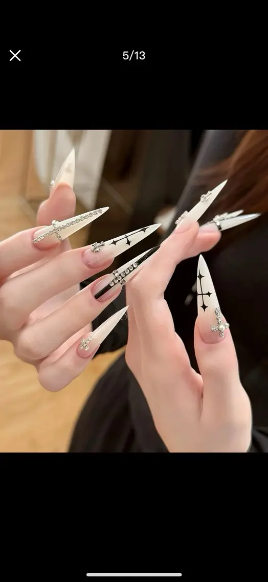 ネイル アートネイル オーロラネイル クリアネイル 長さ出し フラッシュネイル ハンドネイル Plouta Nailsalonのネイルデザイン
