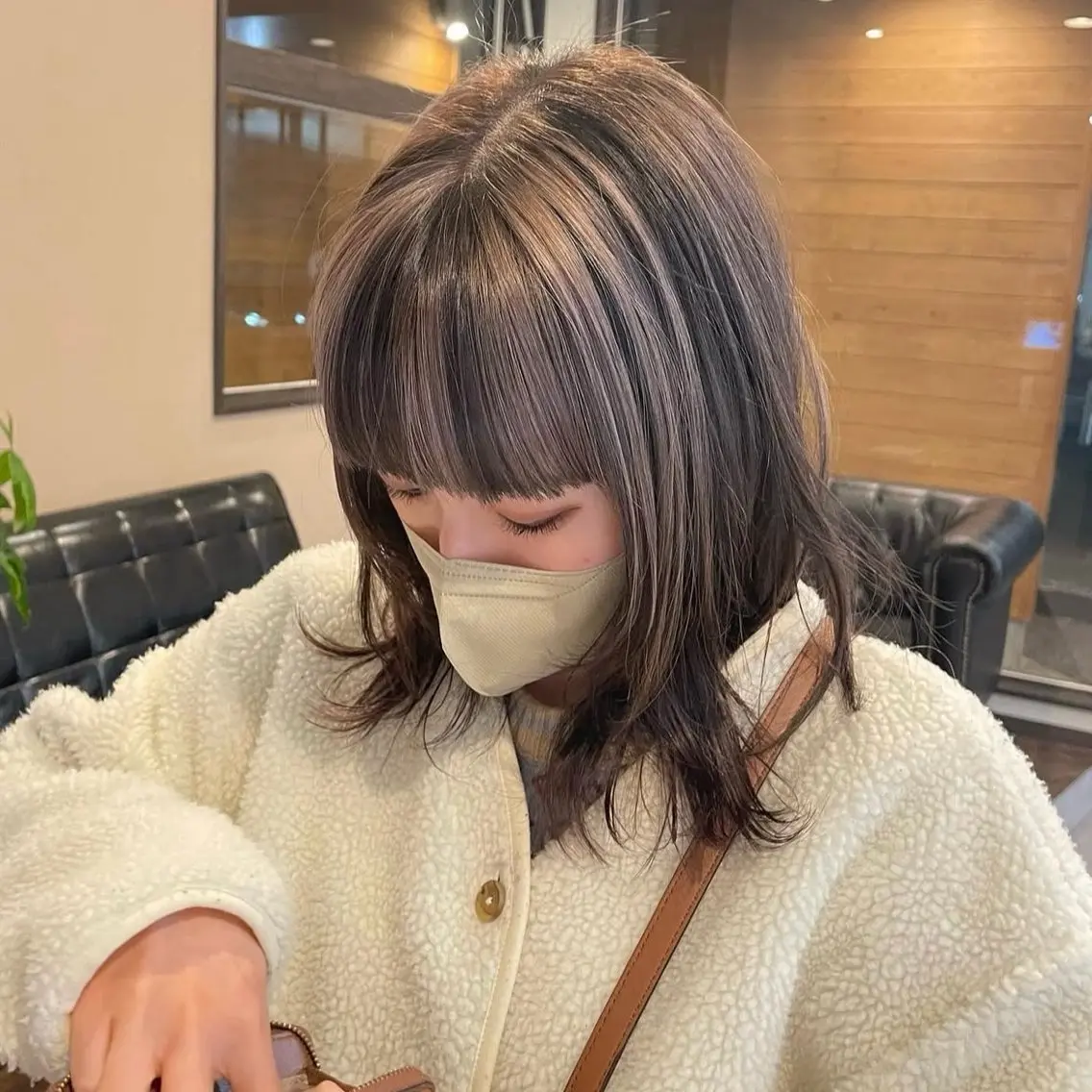 セミロング カラー ヘアカラー トリートメント mio 🍒レイヤーカットのヘアスタイル