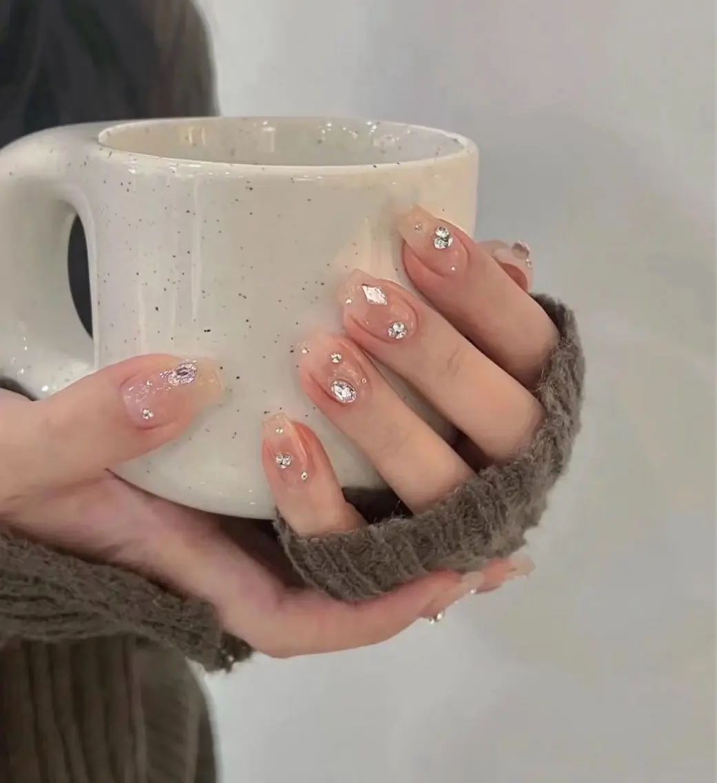 ネイル オーロラネイル チークネイル 長さ出し フレンチネイル ジェルネイル Sun Nail linaのネイルデザイン