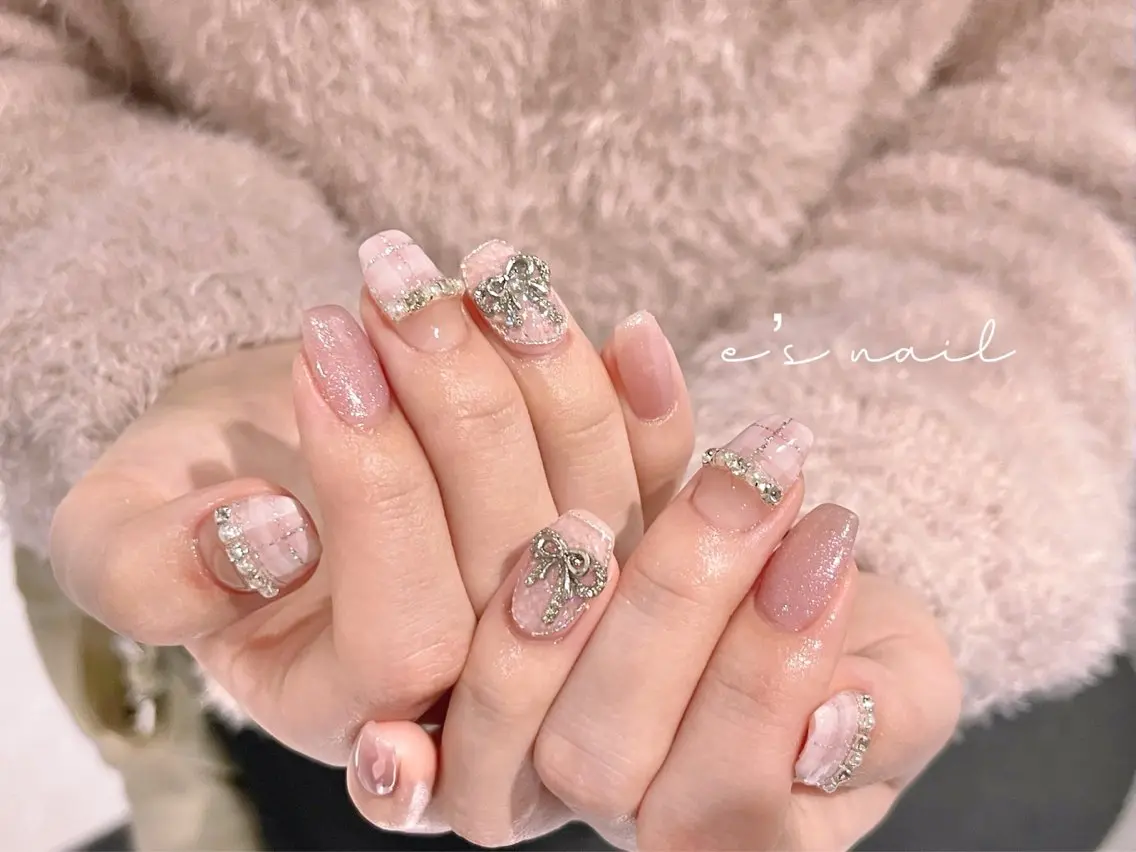 ネイル ハンドネイル ハンドケア e’s nail Lumièreのネイルデザイン
