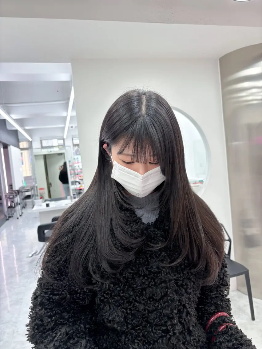 ロング カラー 抜け感レイヤー︴ ニュアンスカラーのヘアスタイル