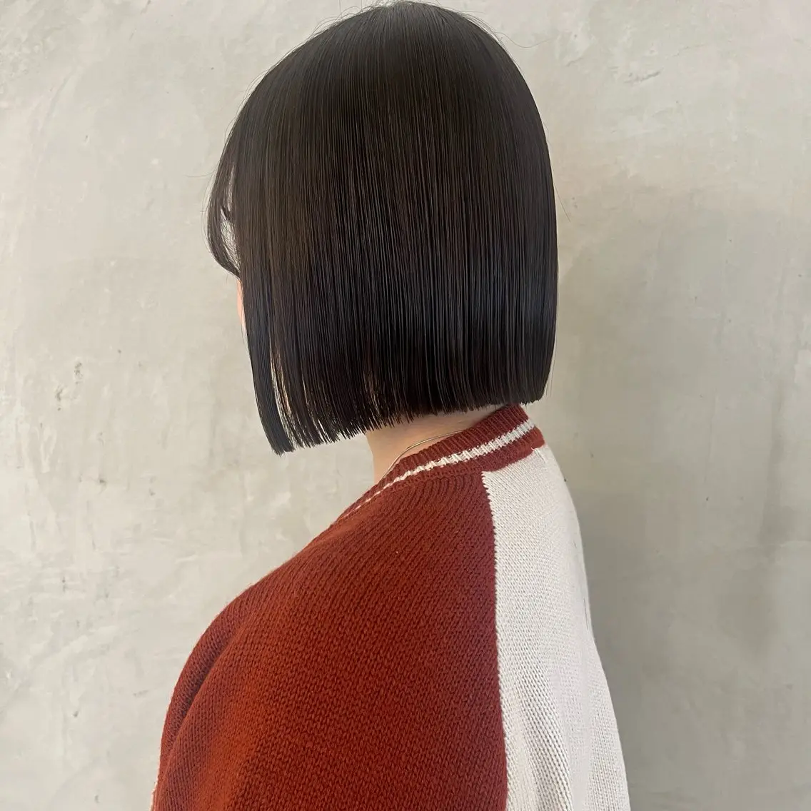 ミディアム カット 縮毛矯正 トリートメント 切りっぱなしボブ/ 艶カラー/綾莉のヘアスタイル
