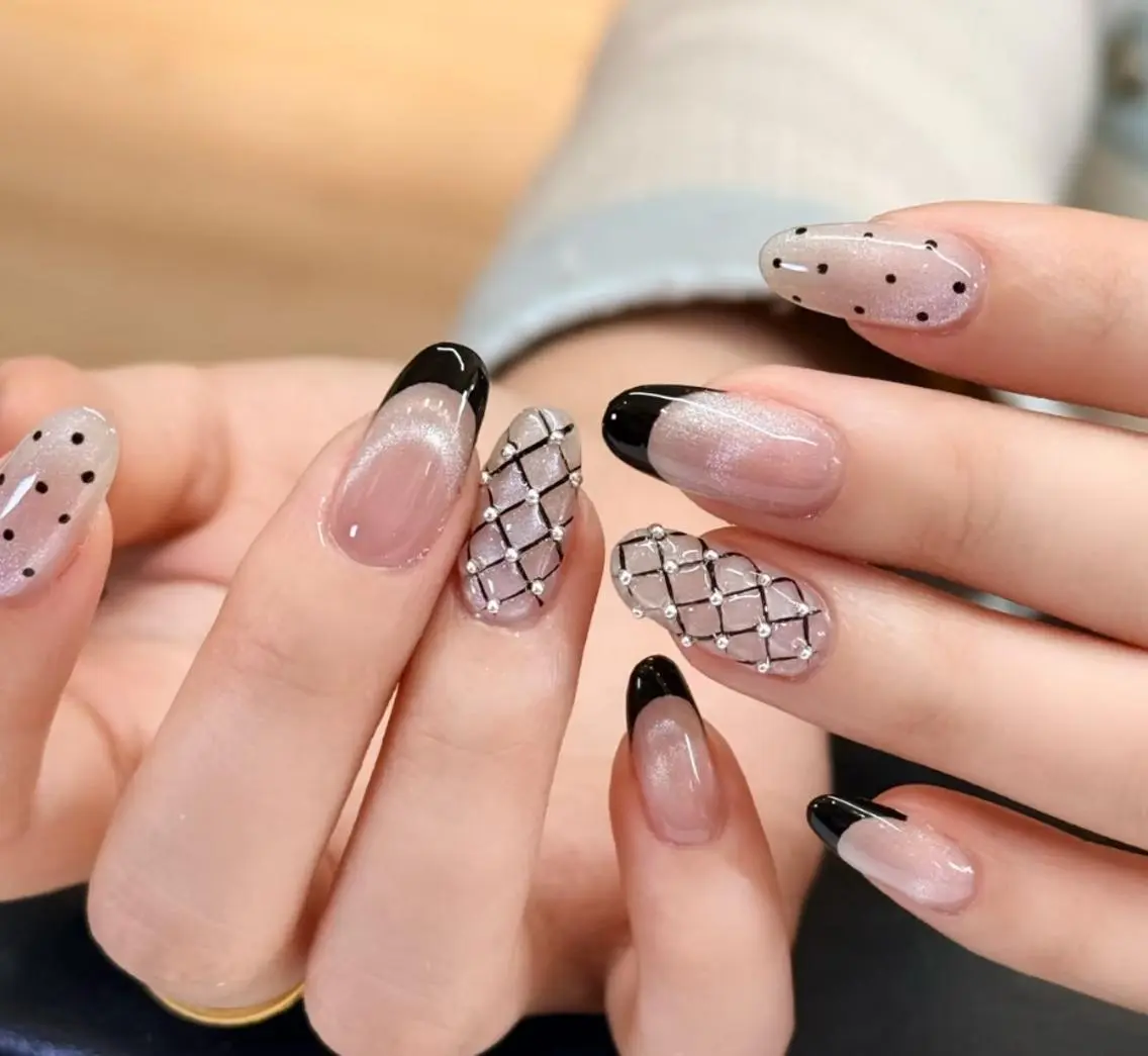 ネイル ハンドネイル 🎀 NaNa_nailのネイルデザイン