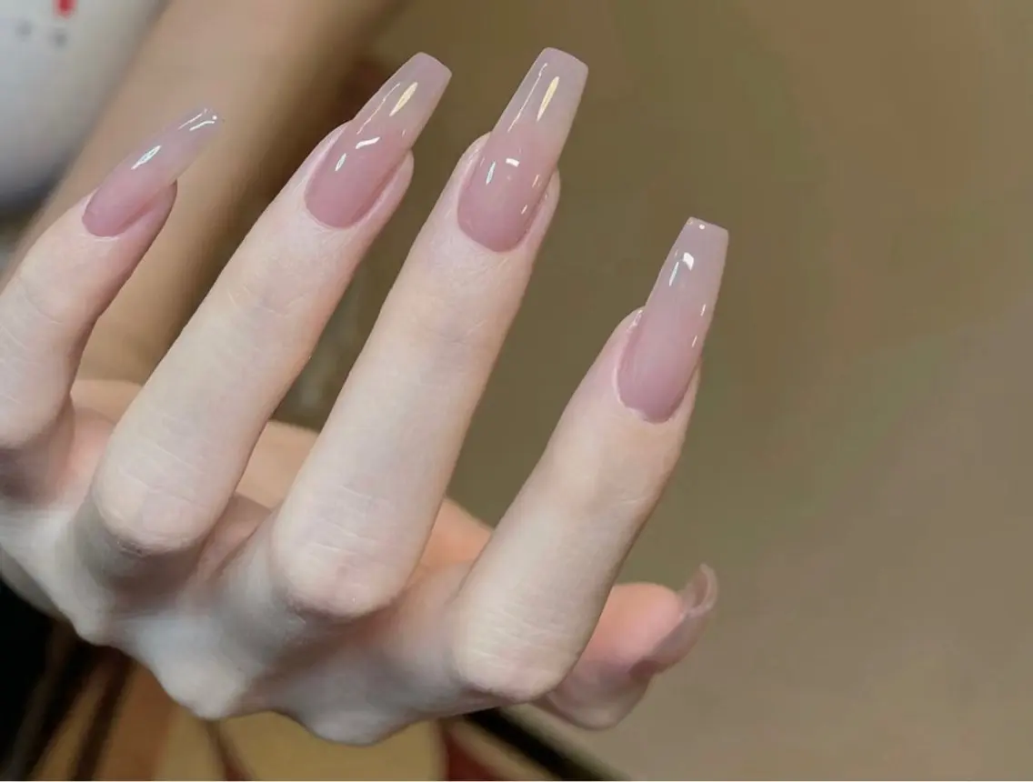 🫧【ハンドチップ長さだし】初回ソフトジェルオフ無料🎀チップ長さだしワンカラー/ラメグラ(2色まで)の写真