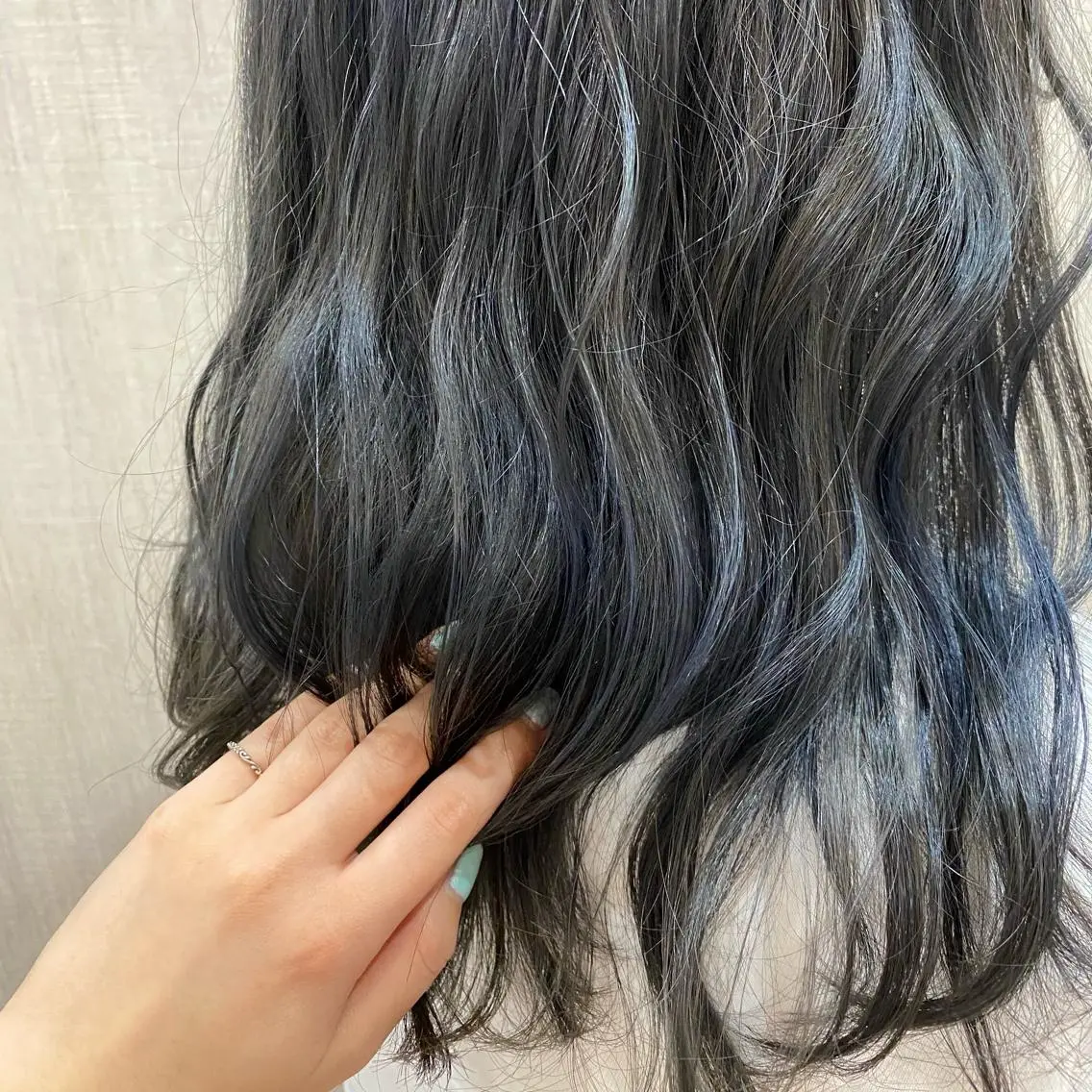 ミディアム カラー ヘアカラー 🫧透け感⋆艶髪💎 山口アヤカのヘアスタイル