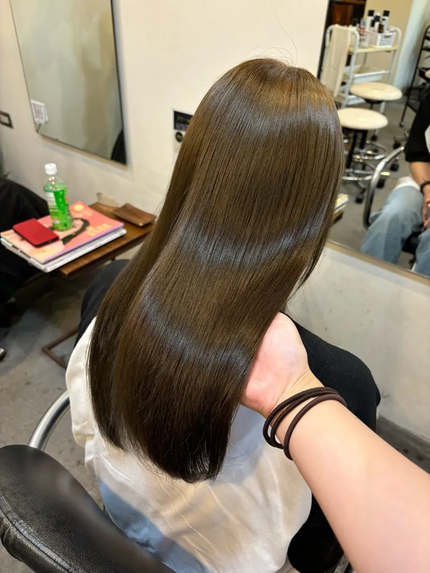 ロング カラー ブリーチ グレージュ ブリーチなしカラー オリーブグレージュ オリーブグレー カット ヘアカラー トリートメント IORI #韓国ヘア#髪質改善のヘアスタイル