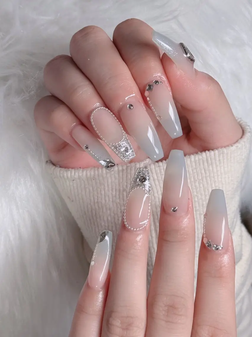 ネイル フレンチネイル ジェルネイル ハロウィン キラキラネイル 韓国ネイル H.baby Nail Salonのネイルデザイン