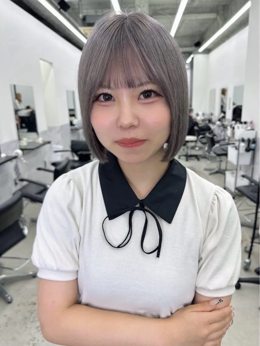 カラー ブリーチ グレージュ シルバー シルバーグレージュ ブリーチ/ハイトーン 名古屋栄/SHIONのヘアスタイル