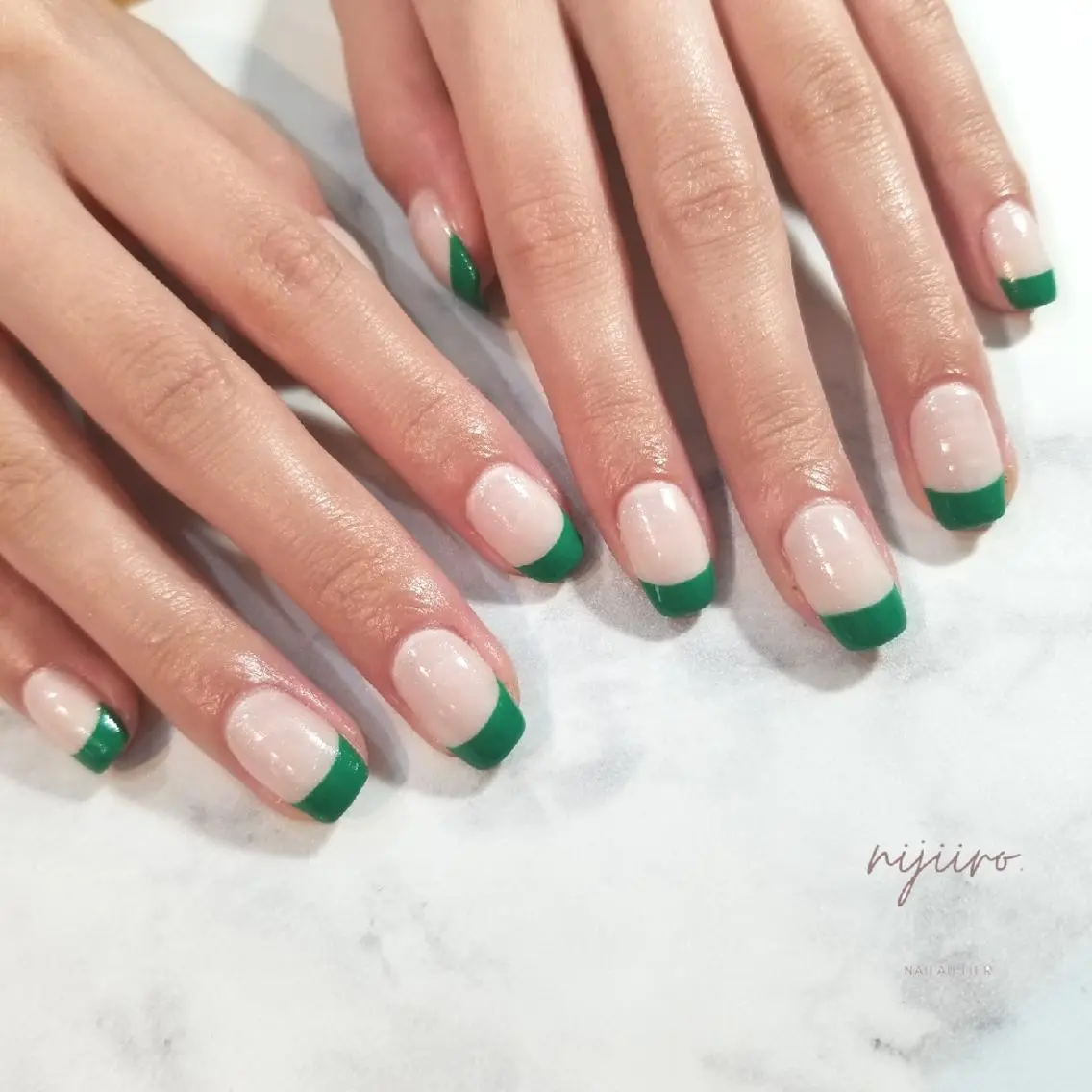 ネイル フレンチネイル ハンドネイル nijiiro🌈 サトウのネイルデザイン