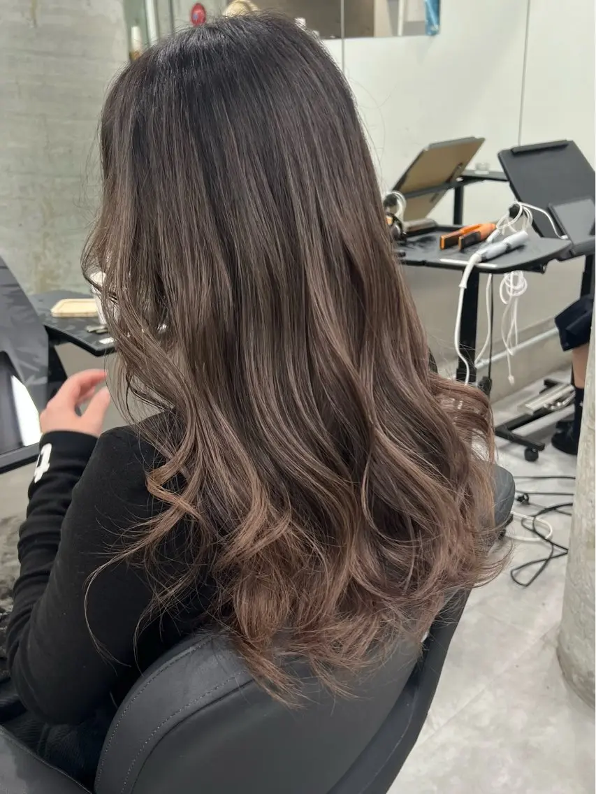 ロング カラー ヘアカラー トリートメント welring hair salonのヘアスタイル