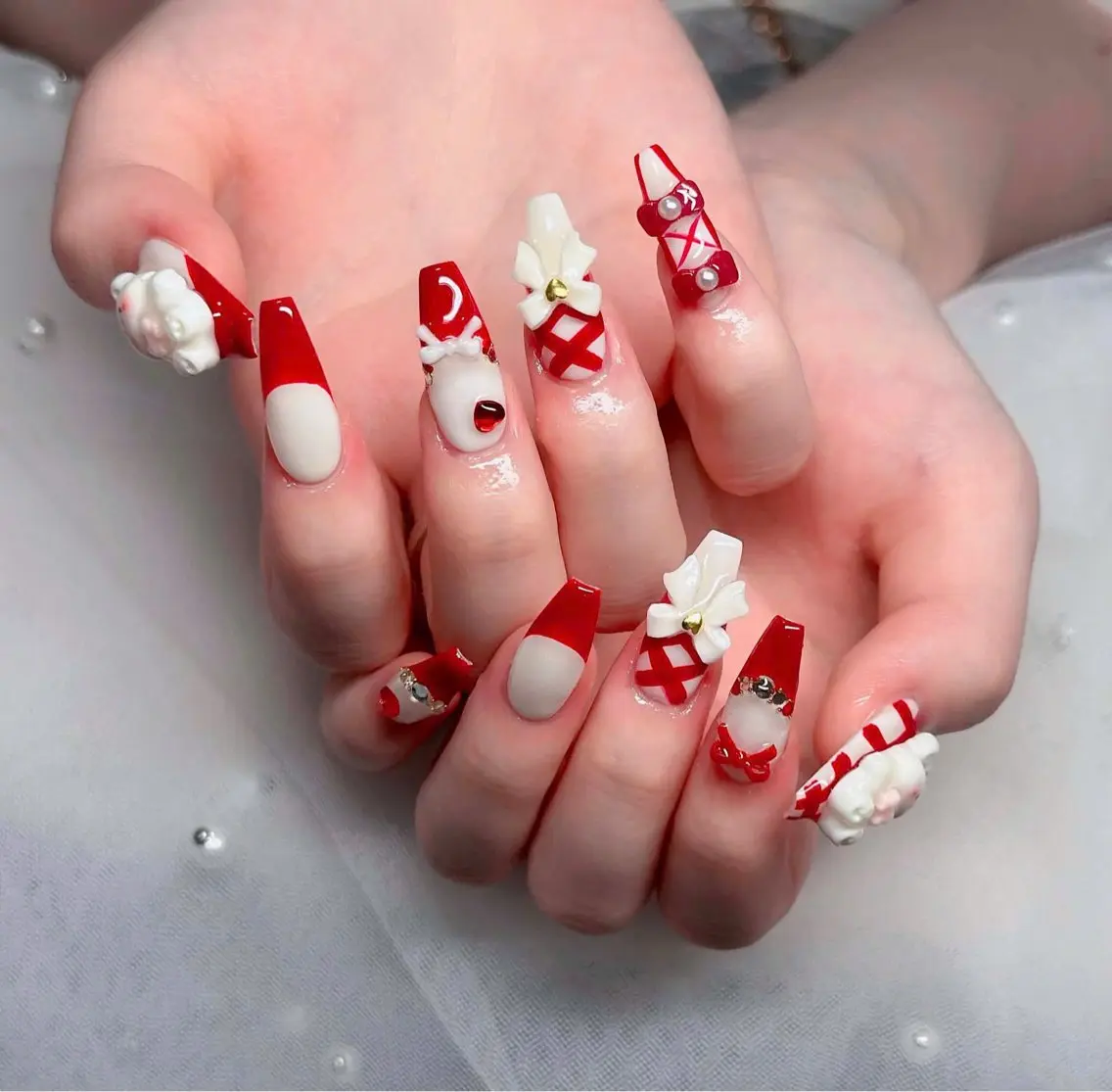 ネイル フレンチネイル ジェルネイル ガラスフレンチ ハロウィン ハート ハンドネイル H.baby Nail Salonのネイルデザイン