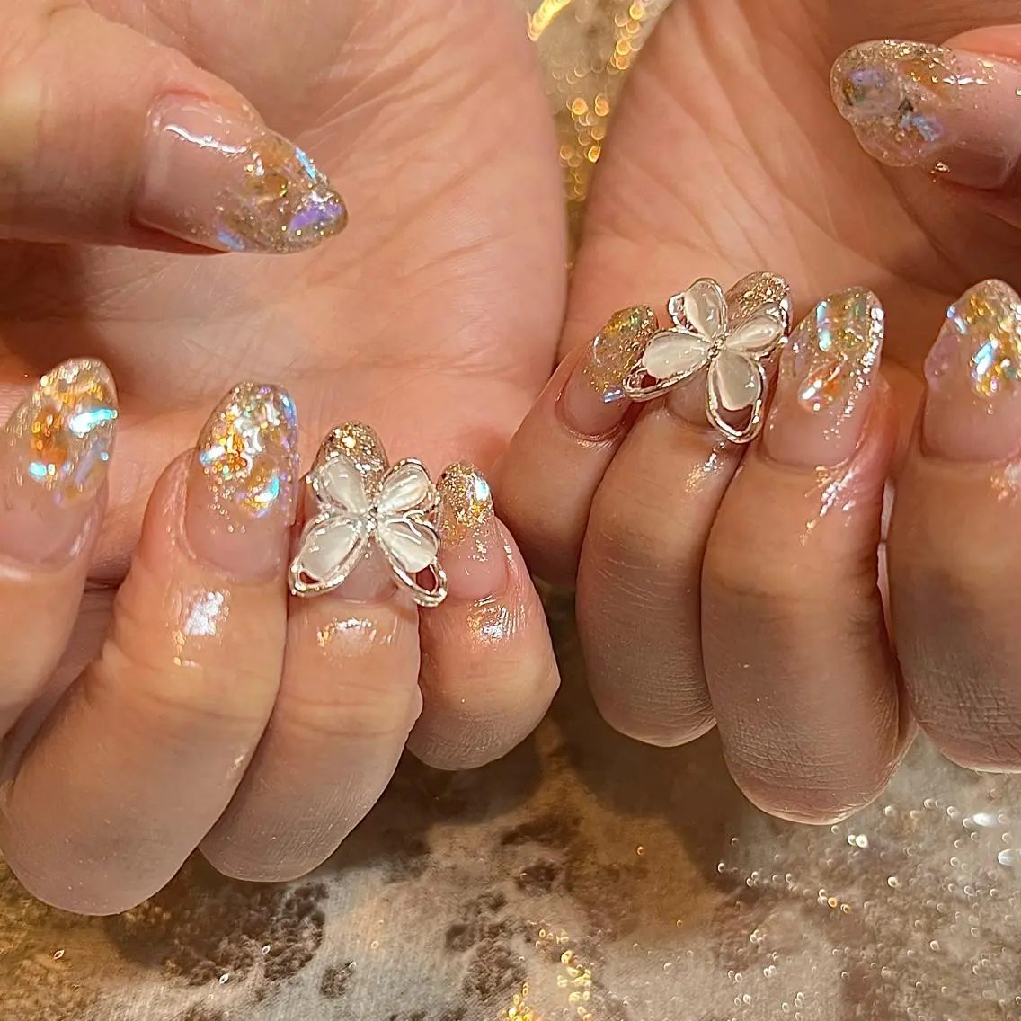 ショート ネイル クリアネイル ストーンネイル ハンドネイル H🌺 NAILのネイルデザイン
