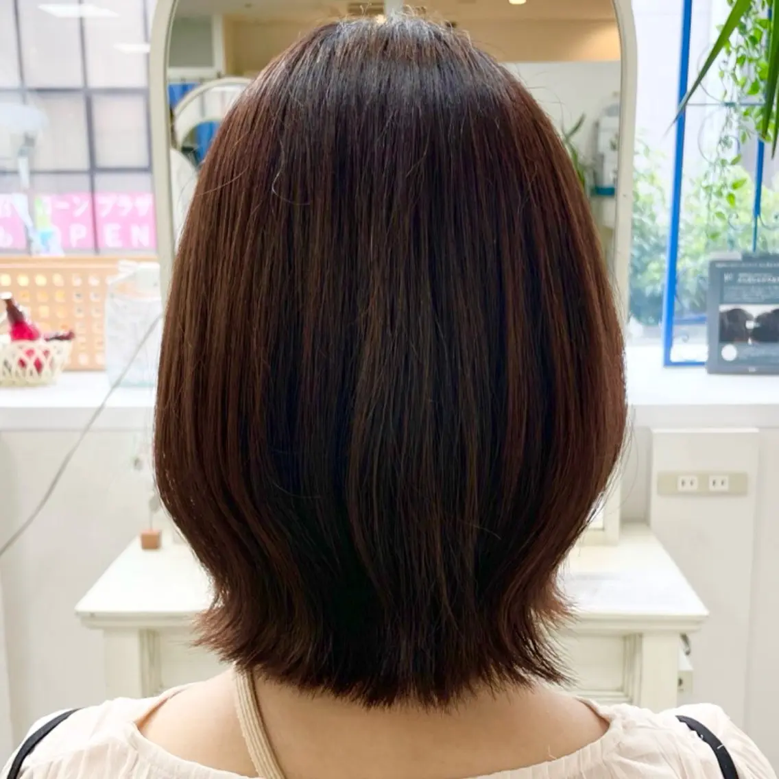 ミディアム カラー ヘアアレンジ ベージュカラー ボブ 外ハネヘア 町田 あみのヘアスタイル