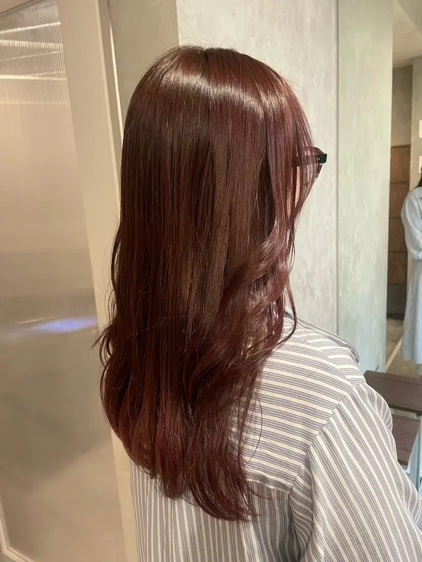 セミロング カラー 岩渕 春菜のヘアスタイル