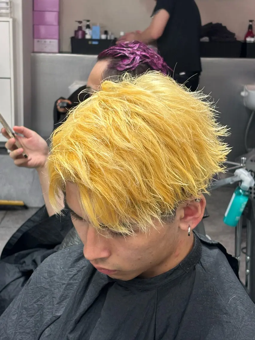 カラー メンズハイトーン 北斗💍レイヤーのヘアスタイル