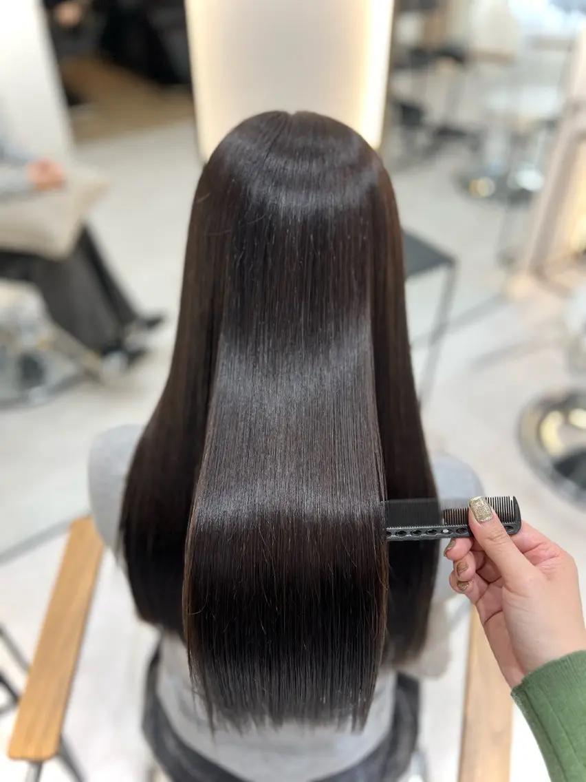 ロング カラー Zina aimiのヘアスタイル