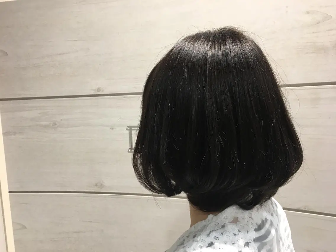 ミディアム ボブ 佐藤 結花のヘアスタイル