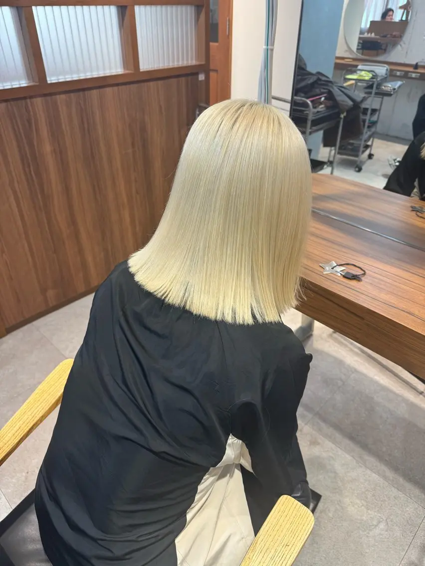 カラー 抜きっぱなしブロンド ブロンド ヘアカラー トリートメント 優梨💞 /透明感カラーのヘアスタイル
