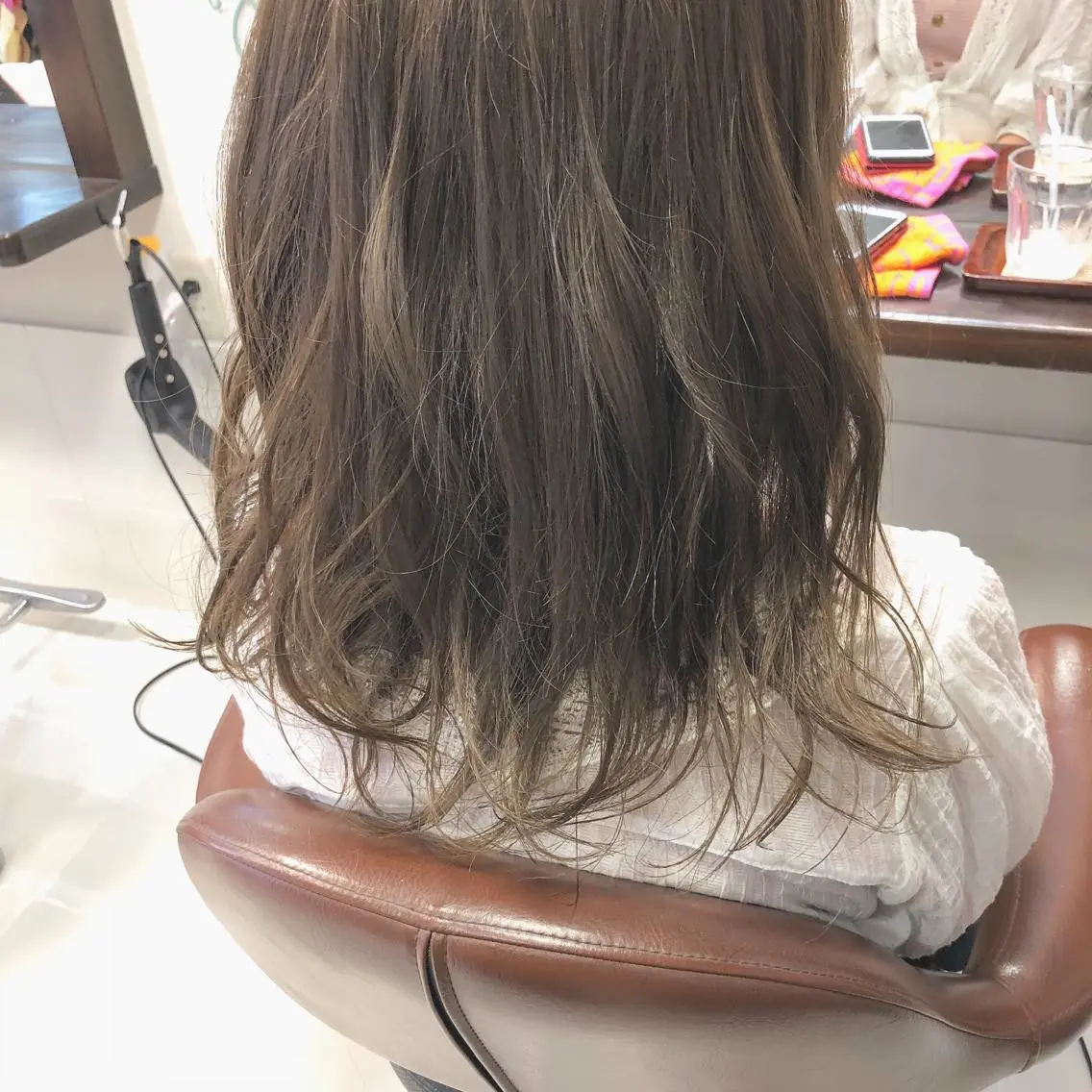 ミディアム カラー アッシュ オリーブアッシュ カット ヘアカラー トリートメント N°+aero 🦔近藤 のぞみ🦔のヘアスタイル
