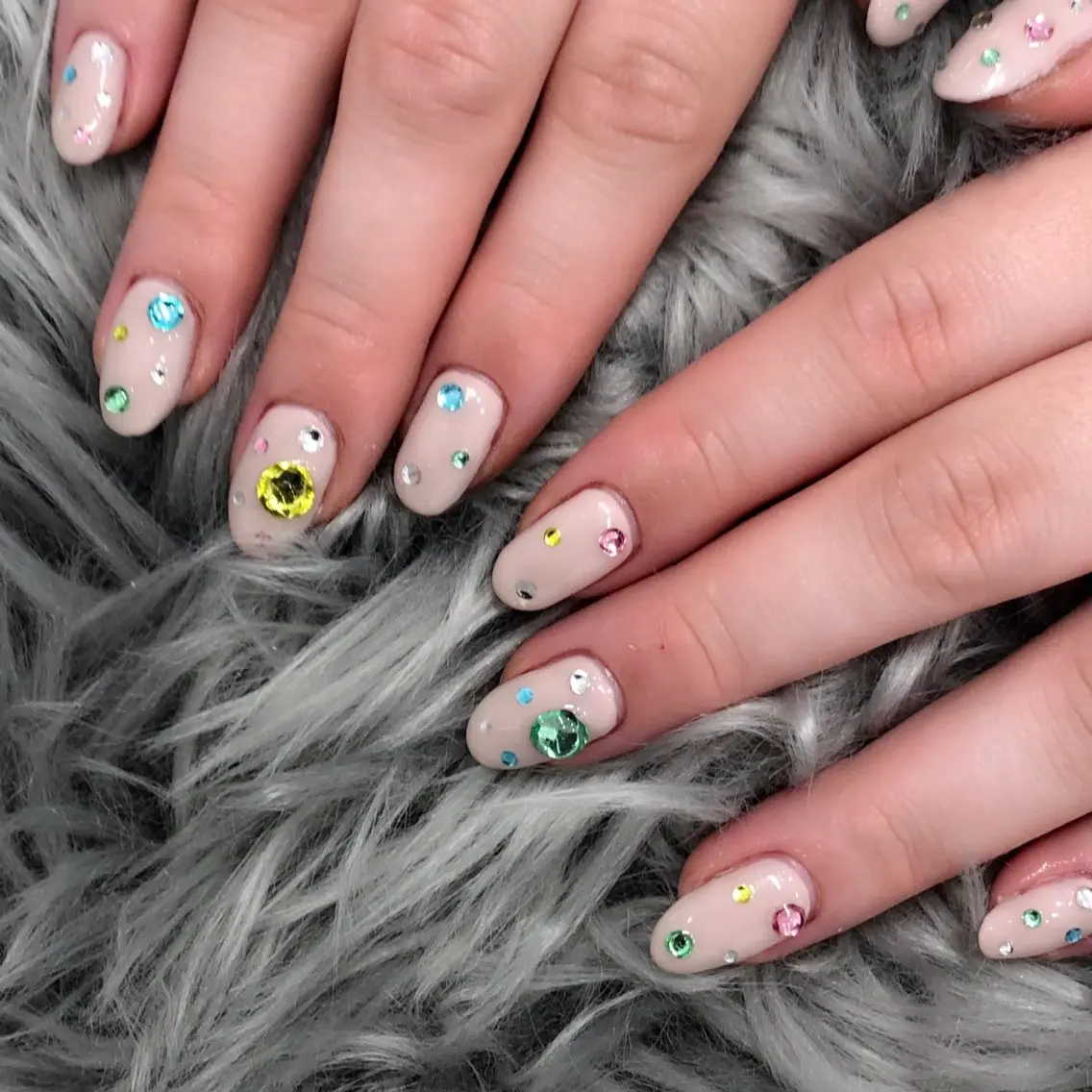 ネイル 長さ出し ニュアンスネイル FIRSTCLASS YURiのネイルデザイン