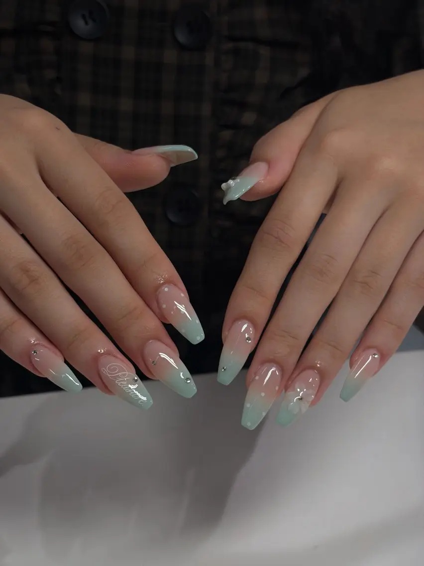 ネイル ハンドネイル 🌿WOLTOKYO 渋谷🌿miyuのネイルデザイン