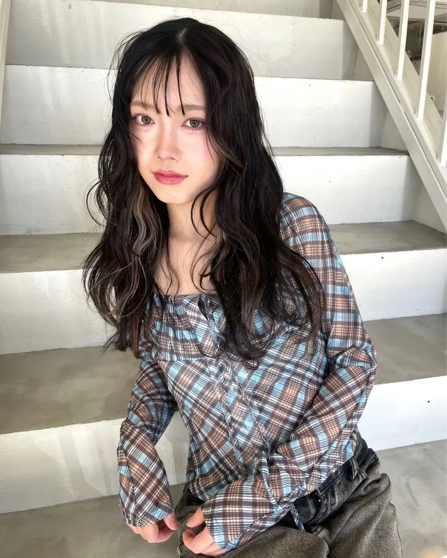 ロング カラー ヘアカラー 林 千聖のヘアスタイル