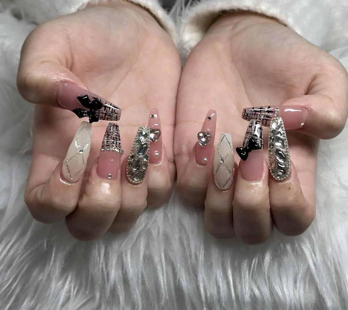 ネイル フレンチネイル ジェルネイル ハロウィン 韓国ネイル マグネットネイル ハンドネイル neco H.babynailのネイルデザイン