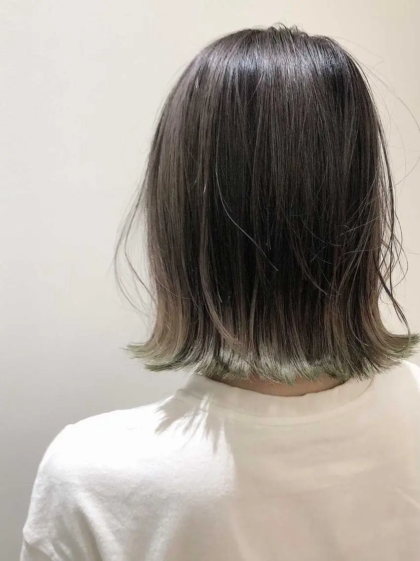 ミディアム カラー 大八木 美咲のヘアスタイル