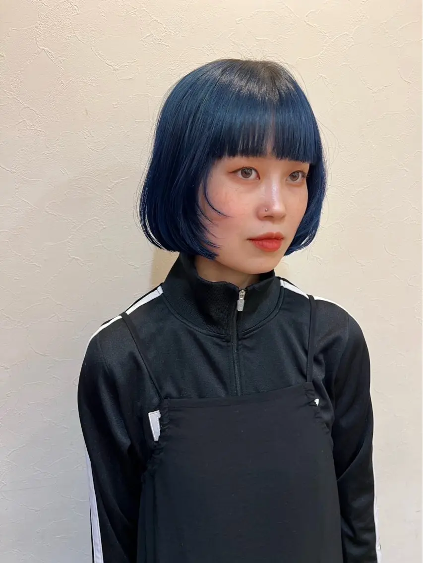 ショート ボブ 顔周りカット レイヤーカット ハイトーンカラー 🐈🤎Rikoのヘアスタイル