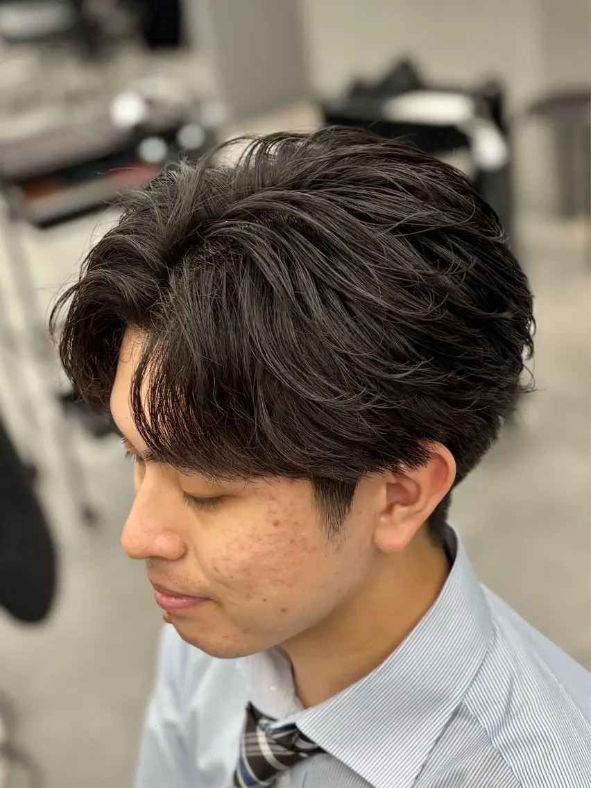 パーマ メンズ フェザーパーマ メンズパーマ カット パーマ 【ØVARL】🦁 メンズパーマ/レオのヘアスタイル