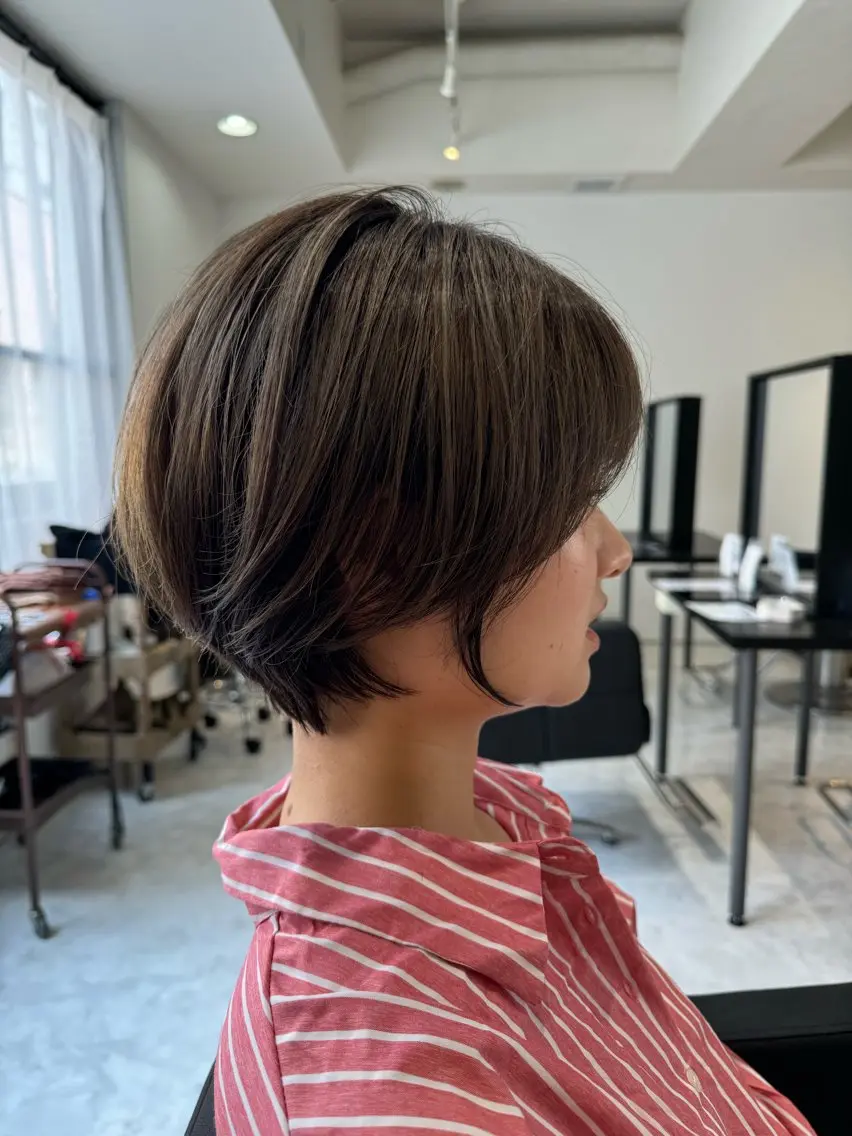 ショート 髪質改善ストレート オルメントのヘアスタイル