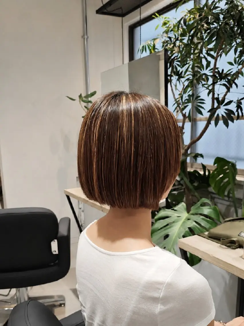 ショート カラー 齋藤 真理子のヘアスタイル